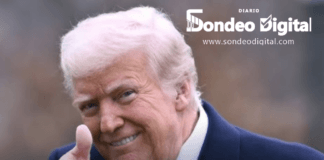 Donald Trump bromea con la posibilidad de extender su mandato más allá de 2028