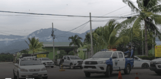 Capturan a tres personas con más de L1 millón en efectivo oculto en maletas en La Ceiba